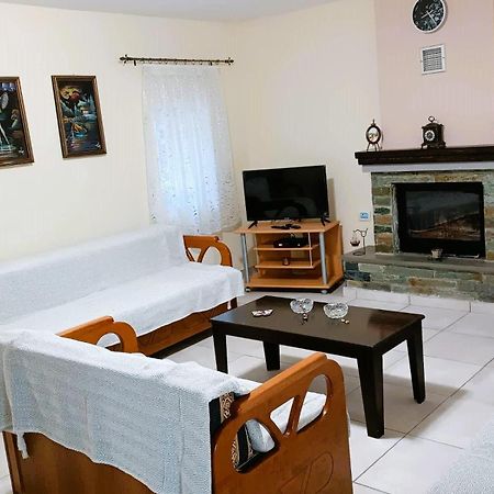 Billy'S House Villa Калампака Екстериор снимка