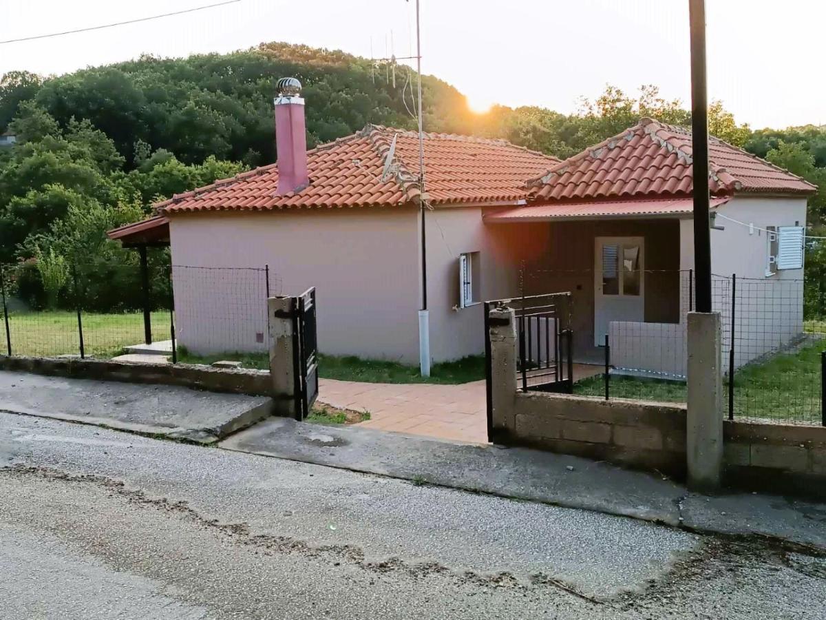 Billy'S House Villa Калампака Екстериор снимка